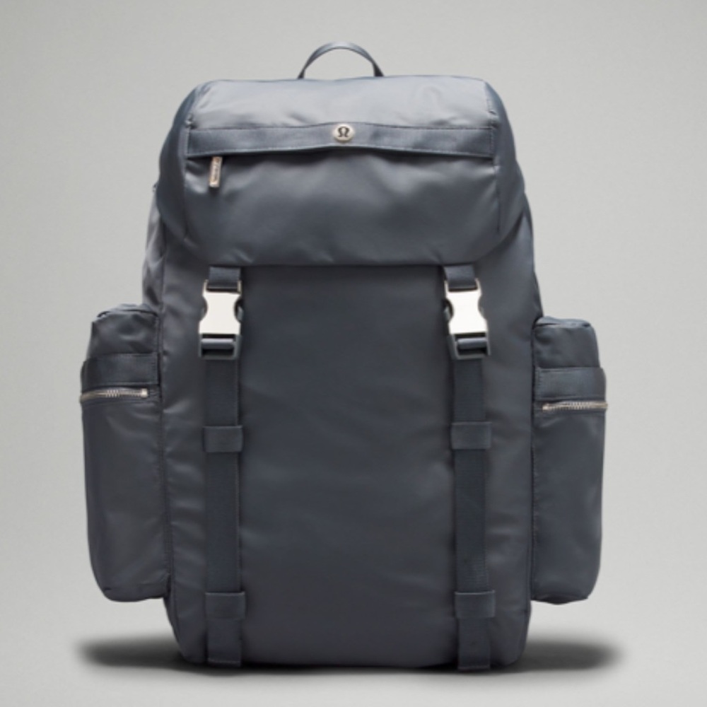 Lululemon Wunderlust Backpack 25L Oil Grey /Silver NWT
This color sold out fast